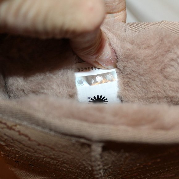 NIB UGG WOMEN'S CLASSIC SHORT GOLD BURST SUEDE SHEARLING LINED BOOTS - Picture 6 of 8